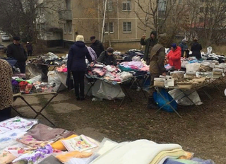 В Железноводске в ходе рейда прикрыли стихийный рынок на детской площадке