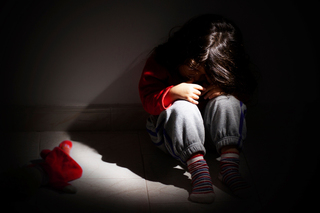 Жителя Ставрополья обвиняют в изнасиловании 9-летней падчерицы