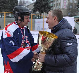 В Пятигорске поздравили победителей хоккейного турнира