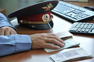 Двое полицейских на Ставрополье получили взятку в 80 тысяч рублей за уже закрытое дело