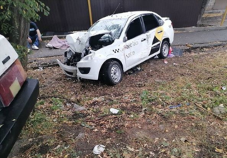 Пассажирка такси погибла в ДТП в Ставрополе