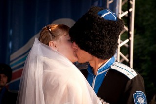 В День семьи, любви и верности на "Машуке-2011" сыграли свадьбу
