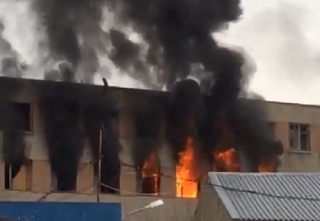 На заброшенном заводе «Красный металлист» в Ставрополе произошел пожар