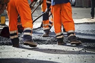 Чиновников минстроя Ставрополья оштрафуют за незаконные контракты на ремонт дорог
