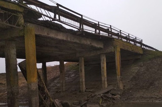 На Ставрополье частично обрушился автомобильный мост