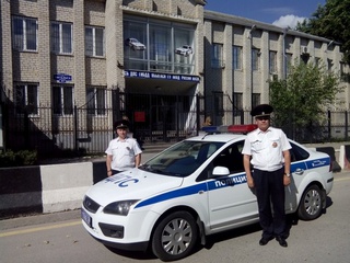 Сотрудники ГАИ помогли роженице добраться до роддома в Пятигорске