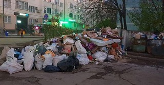 Жители Пятигорска жалуются на гору мусора у городской больницы