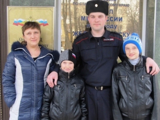 Полицейский из Железноводска вывел из леса двух заблудившихся школьников