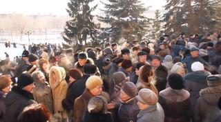 В Минводах митингующие перекрыли трассу "Кавказ", протестуя против преступности