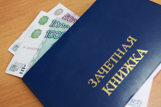 Доцента вуза в Ставрополе поймали на взятке в 5 тысяч рублей