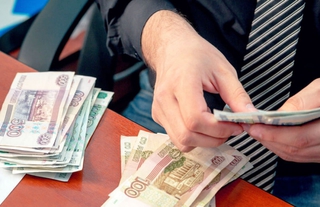 На Ставрополье приставы заставили фермера выплатить долг по зарплате почти в 300 тысяч рублей