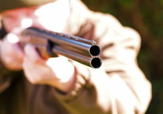 Мужчина с ружьем устроил стрельбу в Центральном парке Ставрополя