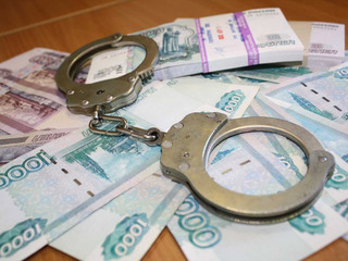 Двух наркополицейских из Кисловодска подозревают в мошенничестве