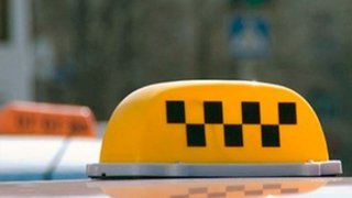 В Пятигорске приставы арестовали автомобиль таксистки за долги по ЖКХ