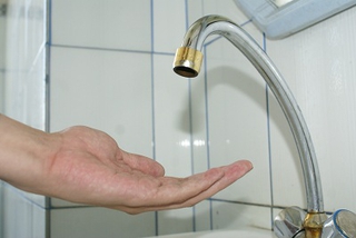 В связи с ремонтом водовода в отдельных районах Пятигорска отключат воду