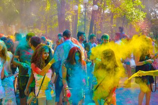 В Пятигорске прошел фестиваль красок "Holi Festival of Colors"