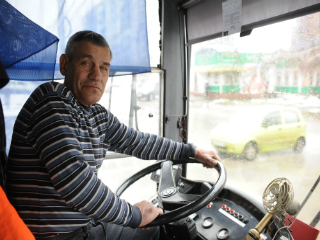 В Ставрополе водителя троллейбуса наградили швейцарскими часами