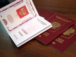 В России повысят госпошлины за загранпаспорт и водительское удостоверение
