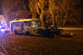 В Ставрополе при столкновении легковой машины с автобусом погибли два человека