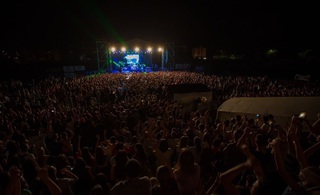 Поклонницы устроили погоню за Тимати после концерта в Пятигорске