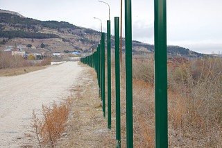 Новое озеро в Кисловодске защитят от мусора забором