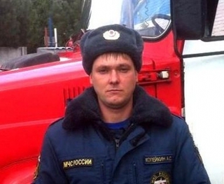 В Михайловске водитель пожарной машины спас из огня двух пенсионеров и малыша
