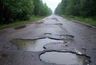 Прокуратура Ставрополья подала иски против чиновников за плохие дороги