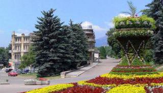 На клумбах Пятигорска высадят более миллиона цветов