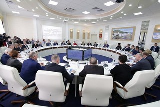 Полпред Меликов провел в Пятигорске заседание Общественного совета СКФО