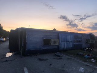 На Ставрополье при столкновении автобуса с грузовиком погибли 5 и пострадали 19 человек