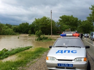 Полиция и военные задействованы в ликвидации последствий паводков на Ставрополье