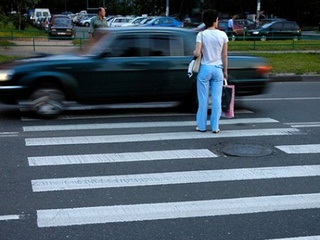 В Пятигорске 11 водителей, не пропустивших пешеходов на "зебре", заплатят штрафы