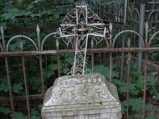 Надгробия с кладбища чуть было не сдал на металлолом житель Ставрополья