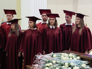 Лучшие студенты Ставрополья получили удостоверения стипендиатов губернатора