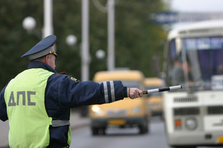 На Ставрополье во время рейда туристов высадили из автобуса без лицензии