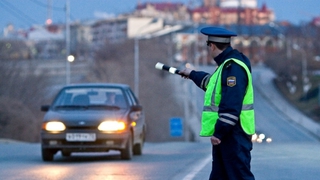 На Ставрополье пьяный водитель сломал плечо сотруднику ДПС