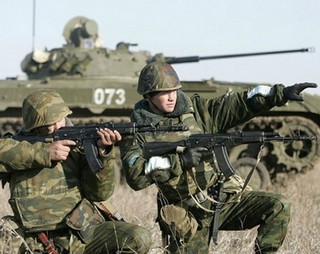 На полигонах Ставрополья проходят военные учения мотострелков