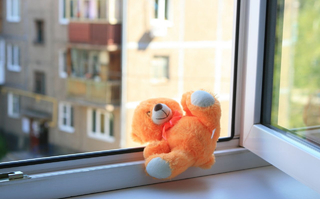 В Ставрополе пятилетний ребенок выпал из окна 8 этажа