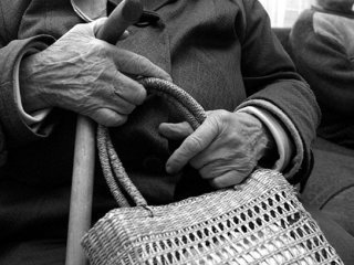 Неравнодушные пятигорчане помогли задержать воровку, обокравшую пенсионерку