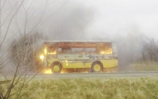 На Ставрополье в дороге загорелся автобус с 19 школьниками