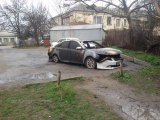 В Пятигорске подожгли еще одну иномарку