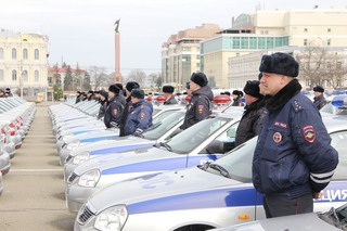 Полиции Ставрополья вручили новые служебные автомобили
