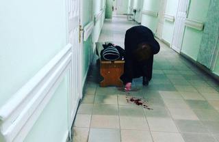 В Пятигорске пациентке больницы пришлось вытирать кровь с пола после обморока
