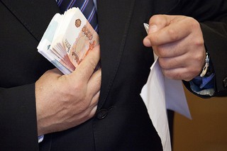 В Ессентуках экс-сотрудника Роспотребнадзора подозревают во взятке 400 тысяч рублей