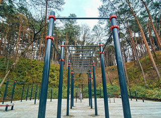 В кисловодском парке построили первую на КМВ площадку для воркаута