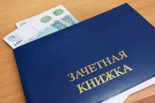 Сотрудница вуза на Ставрополье получила от студентов 846 тысяч рублей за оценку на экзамене