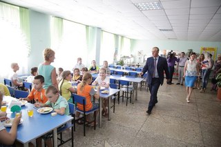 Мэр Пятигорска проверил питание в пришкольных лагерях города