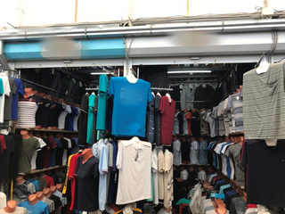 Торговец из Пятигорска попался на продаже контрафактной одежды