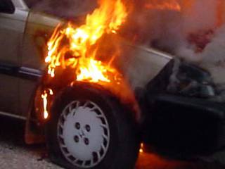 Житель Ставрополья в порыве ревности поджег автомобиль возле дома бывшей супруги