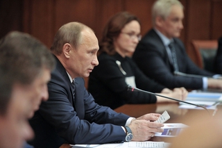 Путин поручил правительству выяснить причины роста смертности в стране